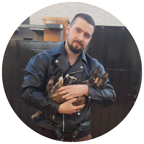Cosmin, fondatorul Pisiceni4